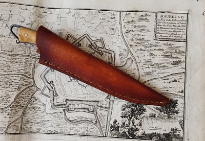 Étui cuir couteau fixe